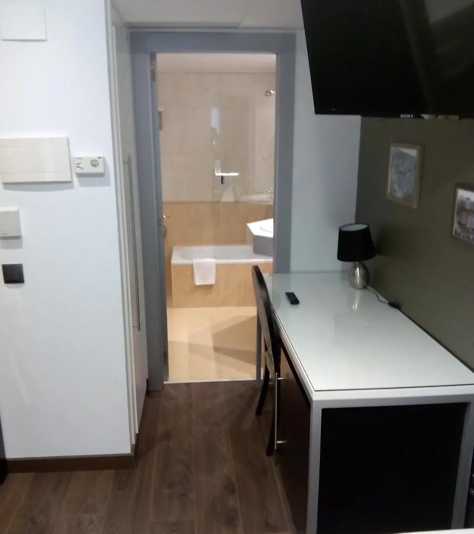 Moderno Hotel Barcelona 3*,